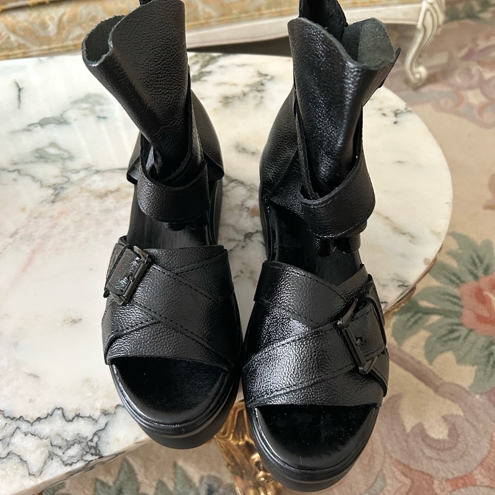 Shi Shang Nu New chunky sole hi top sandals size 7.5-8